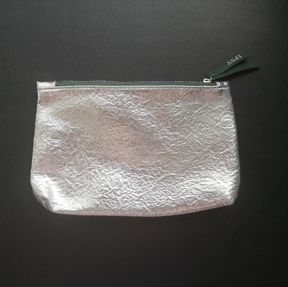 💢 BUNDLE for FREE Cosmetic Bag with $20 Purchase - Picture 2 of 2